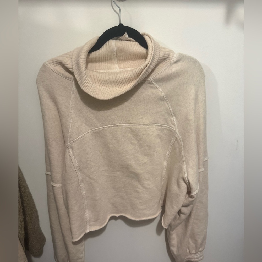 Aerie size medium sweater